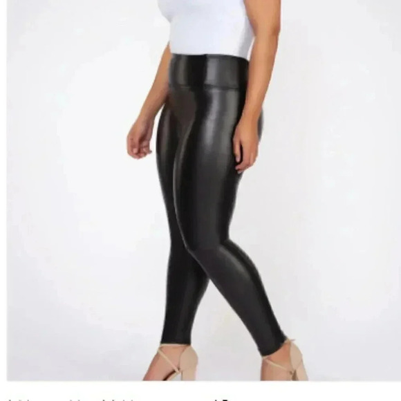 7 For All Mankind | 1XL Black Faux Leather Leggings - Picture 2 of 12
